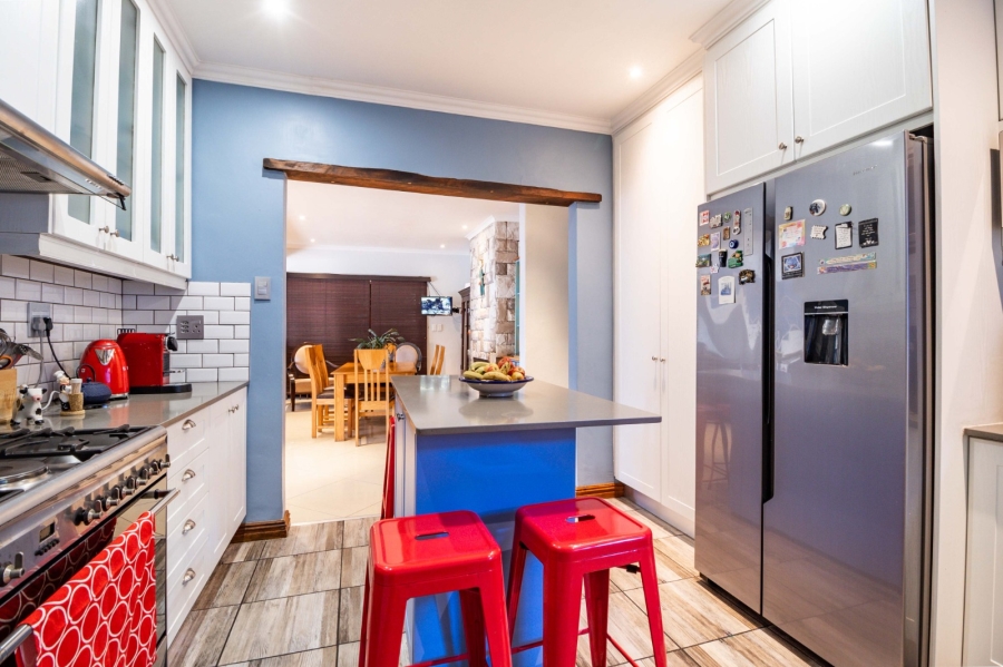 4 Bedroom Property for Sale in Rondebosch East Western Cape